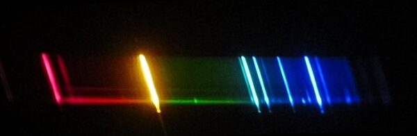 Emissionsspektrum von Helium