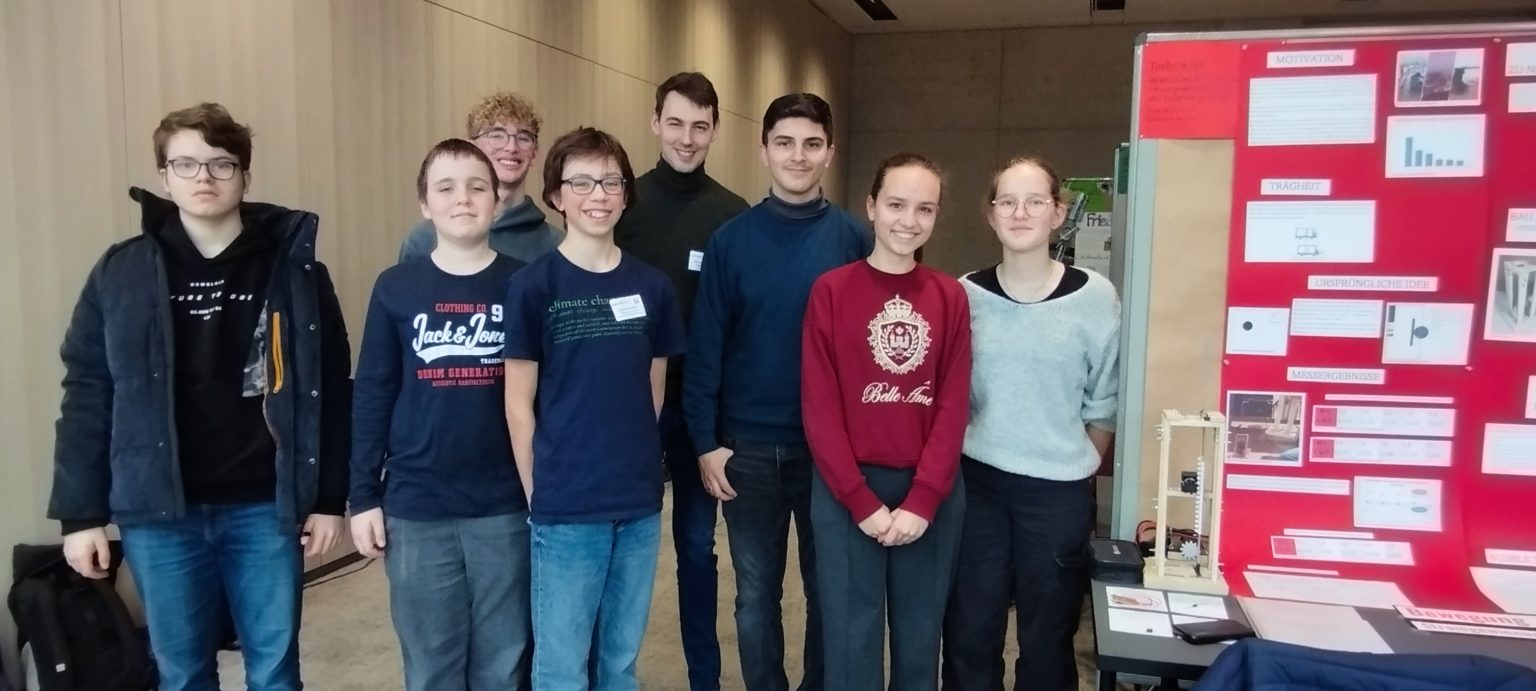 Besuch der Schüler der Experimente AG beim Regionalwettbewerb
