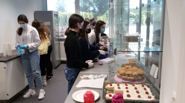 Klasse 8b beim Verkauf